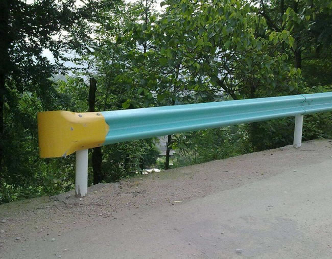 波形护（hù）栏